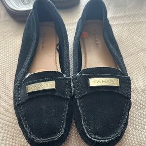 Tahari Women's Elegant Black Loafers